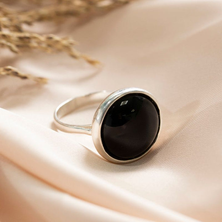 Silver Ring Onyx Cabochon Round Grand