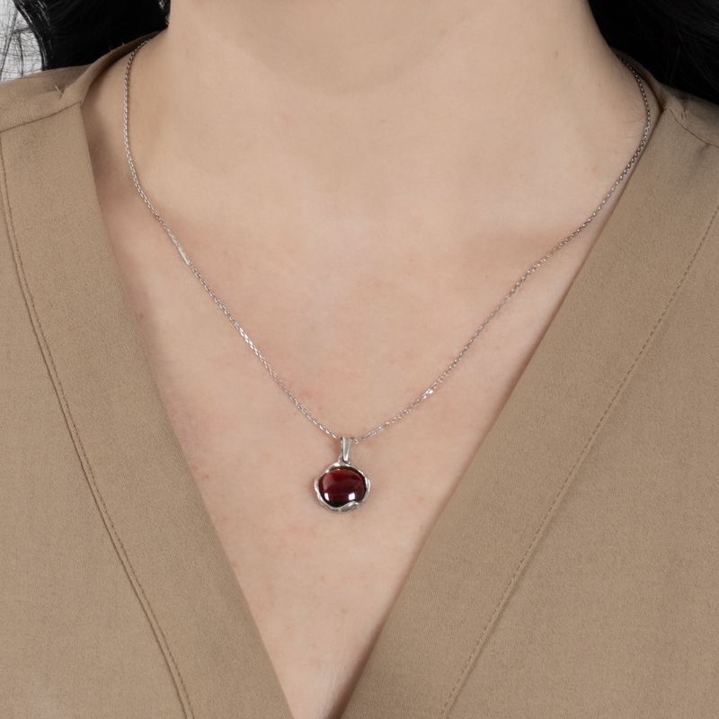 14K White gold 12mm Garnet Vintage Pendant