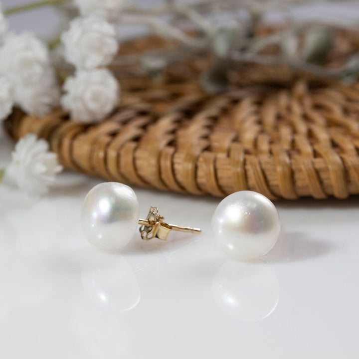 14K Yellow Gold Ball White Pearl 10mm Stud Earrings