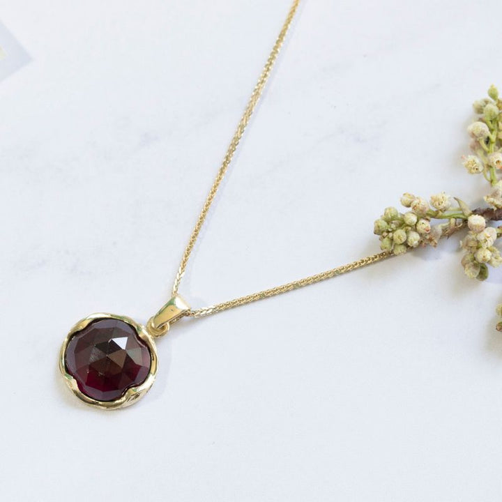 14K Yellow Gold Red Garnet 12mm Pendant