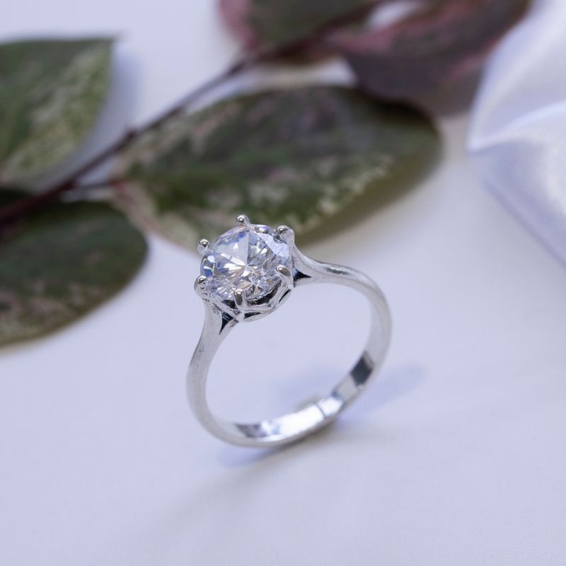 Silver ring with white cz 8mm facet
