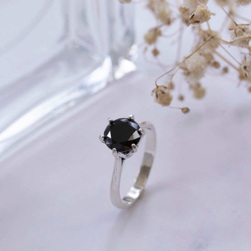 silver closed ring with black cz 8mm facet