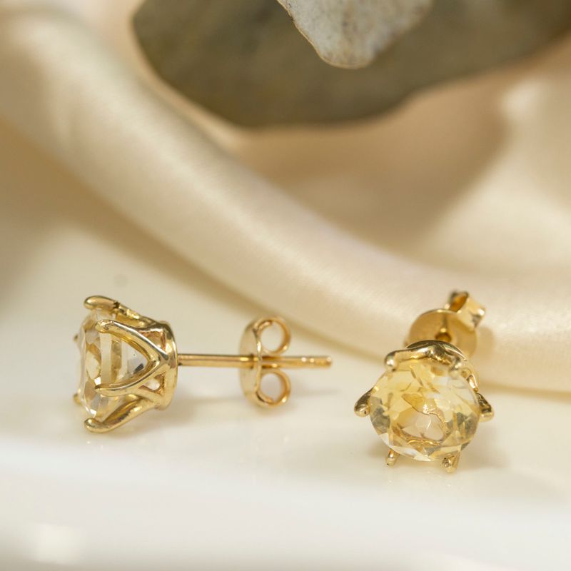 14 Carat Gold Earrings In a 7mm Citrine Stone Inlay