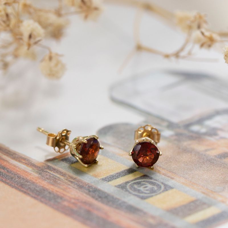 14 -Carat Gold Earrings In a 5mm Grant Stone Inlay