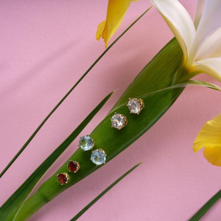 14 -Carat Gold Earrings In a 5mm Grant Stone Inlay