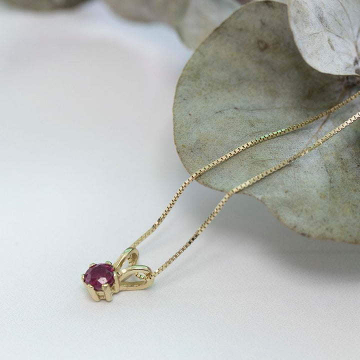 Rabbit pendant with ruby stone 4 mm