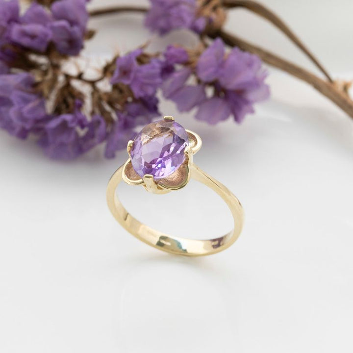 Curved Elliptical Stone Ring