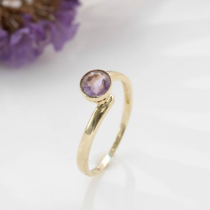 14K Gold Round Gemstone Dainty Wave Gold Ring