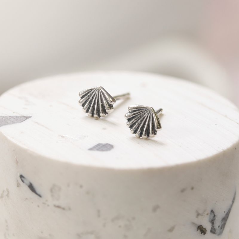 925 Silver Oyster Studs with Gemstone - Chic Handmade Gift