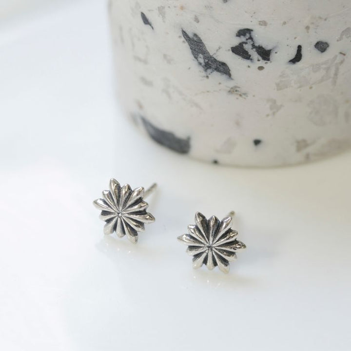 925 Silver Flower Studs with Gemstone - Chic Gift