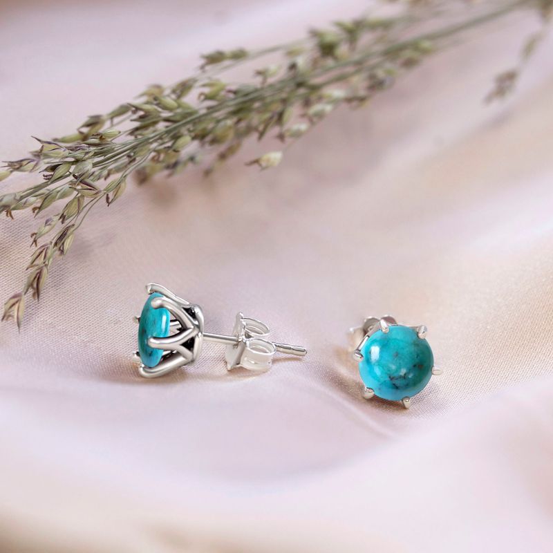 Silver earrings with turquoise stone