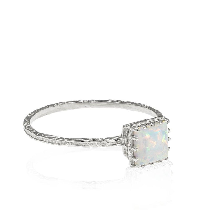 14K White Gold Square Ring Inlaid With White Opal