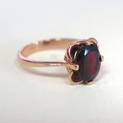 14K Rose gold Vintage Ring With 8x10mm Garnet Gemstone