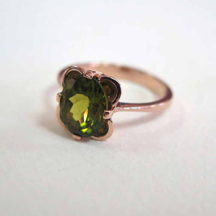 14K Rose gold Vintage Ring With 8x10 Peridot Gemstone