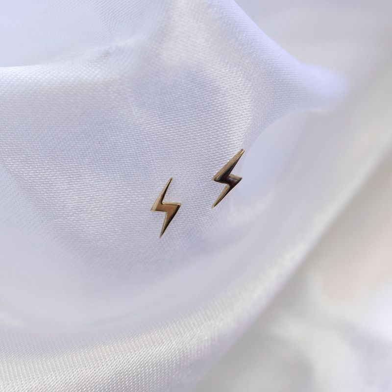 14k Solid Gold Lightning Stud Earrings With Gold Closures