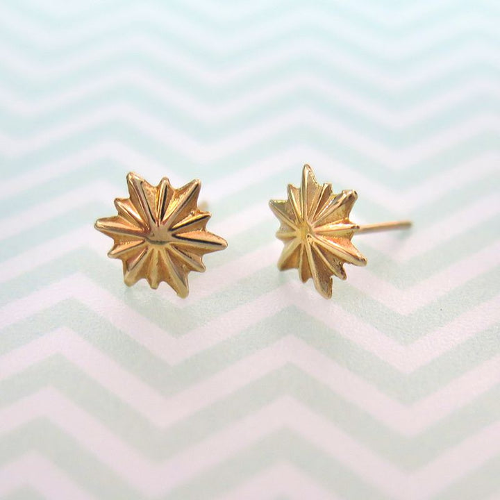 14k Solid Gold big star Stud Earrings With Gold Closures