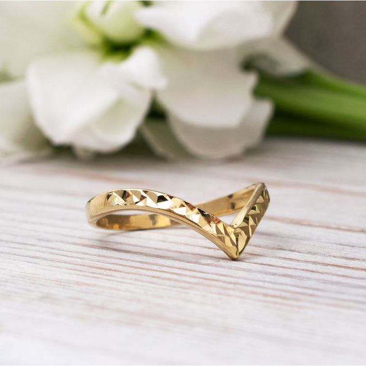 14K Solid Yellow Gold Chevron Ring With Diamond Cuts