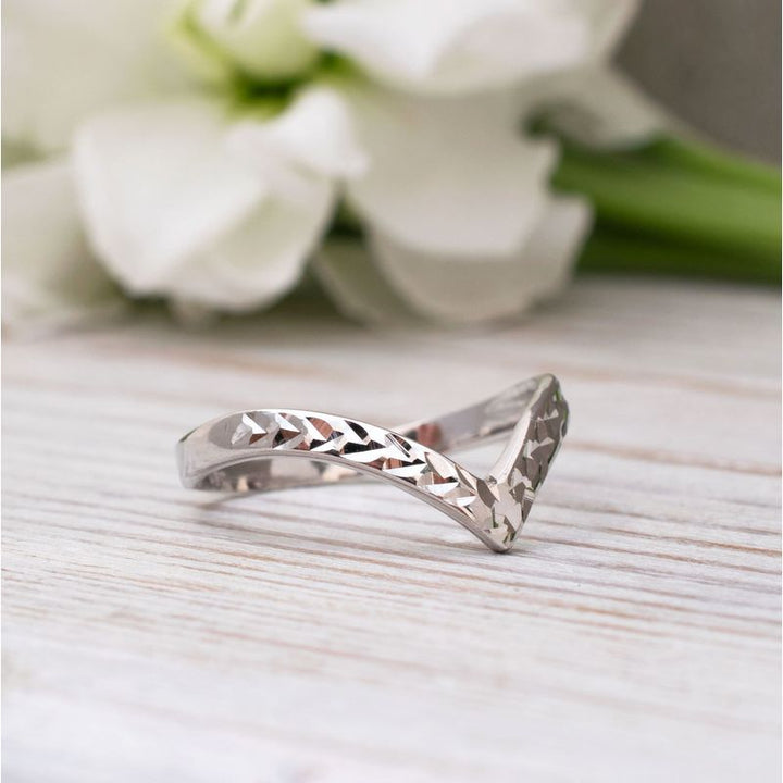 14K Solid White Gold Chevron Ring With Diamond Cuts