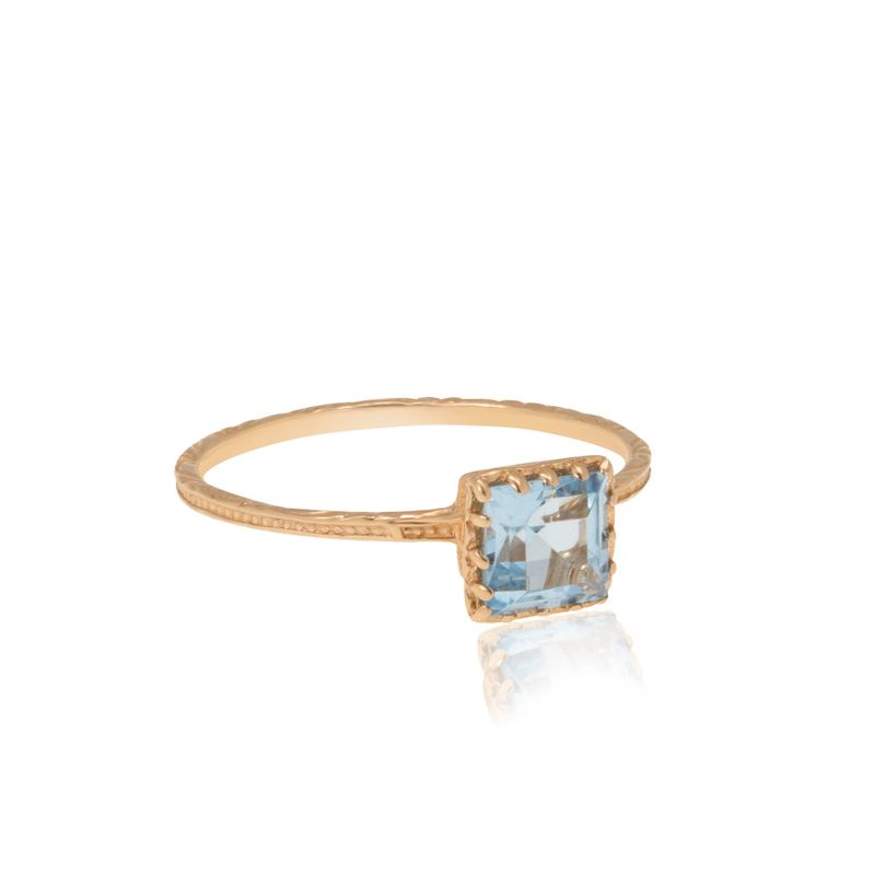 14K Rose Gold Square Ring Inlaid With Topaz