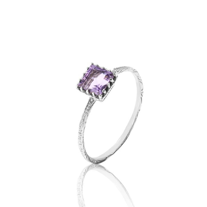 14K White Gold Square Ring Inlaid With Amethyst