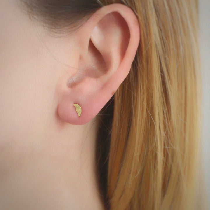 14k Solid Gold Moon Stud Earrings With Gold Closures