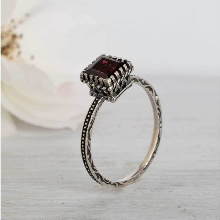 925 Sterling Silver Square Red Garnet 6X6mm Ring