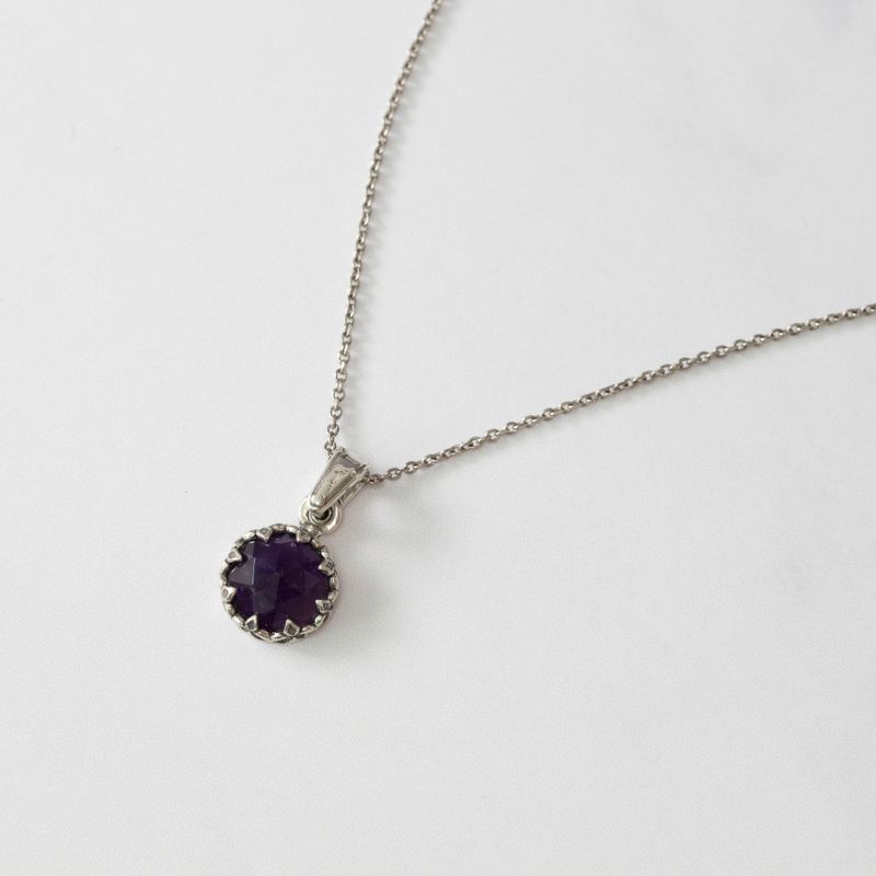 925 Sterling Silver Pendant Inlaid With Amethyst