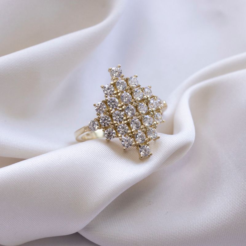 14K Yellow Gold 25 White CZ Stones Decorate Ring