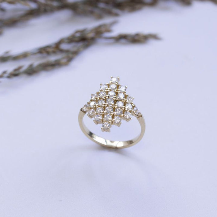 14K Yellow Gold 25 White CZ Stones Decorate Ring