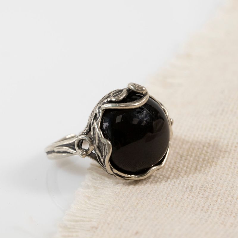 925 Sterling Silver Sizable Ring Inlaid With Onyx