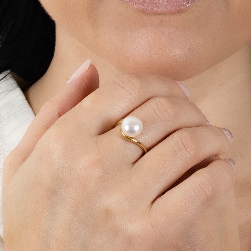 14K Yellow Gold White Pearl Ring