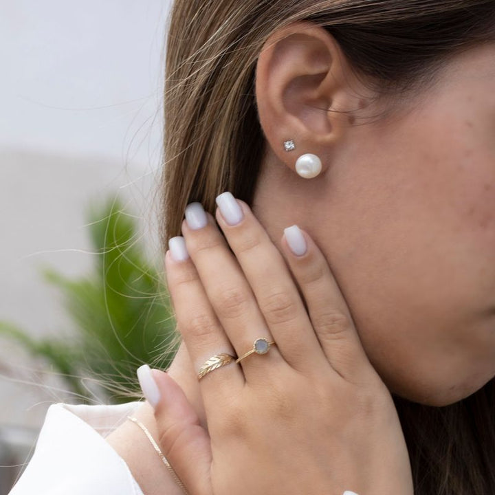 14K Yellow Gold Round White Pearl 8mm Stud Earrings